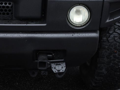 Used 2003 HUMMER H2 w/ Preferred Equipment Group image 31