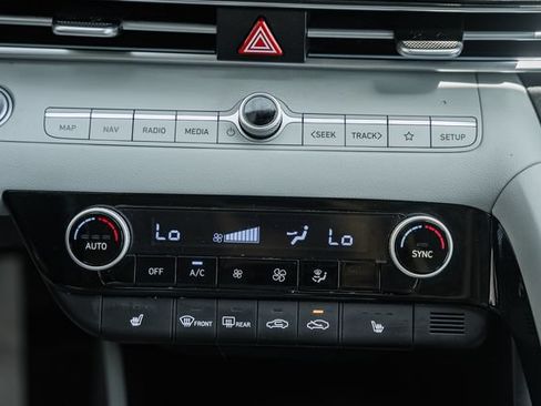 Used 2024 Hyundai Elantra Limited FWD image 27