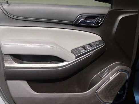 Used 2019 Chevrolet Suburban LT image 10