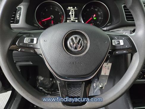 Used 2017 Volkswagen Passat 1.8T S image 19