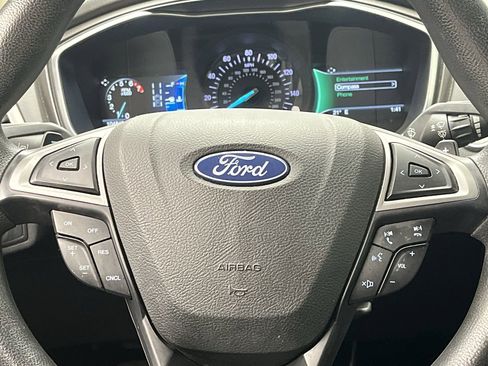 Used 2019 Ford Fusion SE image 14