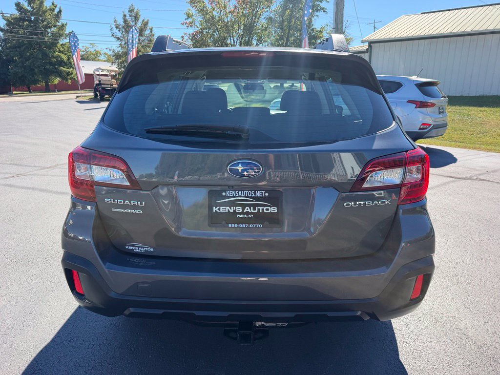 Used 2018 Subaru Outback 2.5i AWD/4WD image 6