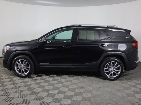 Used 2024 GMC Terrain SLT image 16