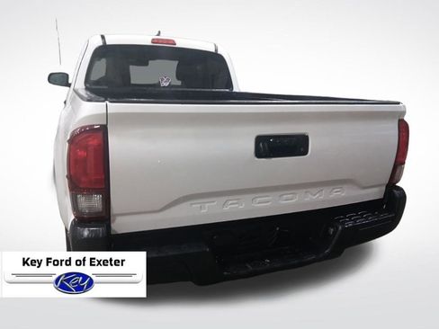 Used 2018 Toyota Tacoma SR image 9