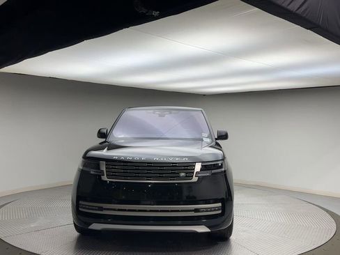 Used 2023 Land Rover Range Rover SE image 3