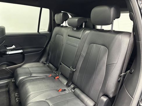 Used 2021 Mercedes-Benz GLB 250 4MATIC image 28