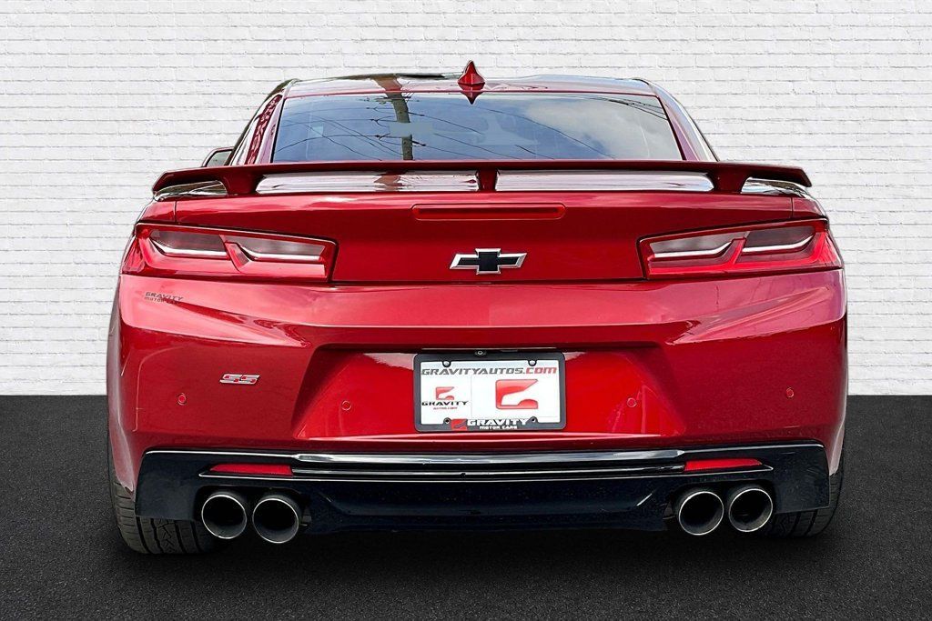 Used 2016 Chevrolet Camaro SS RWD image 5