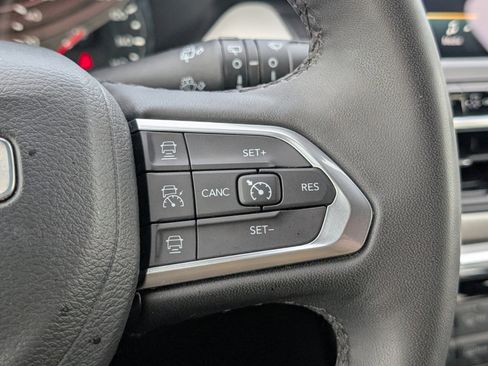 Certified 2024 Jeep Compass Limited image 23