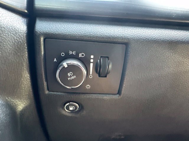 Used 2019 Jeep Grand Cherokee Altitude AWD/4WD image 24