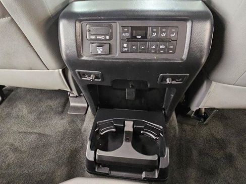 Used 2013 Toyota Sequoia Platinum AWD/4WD image 40