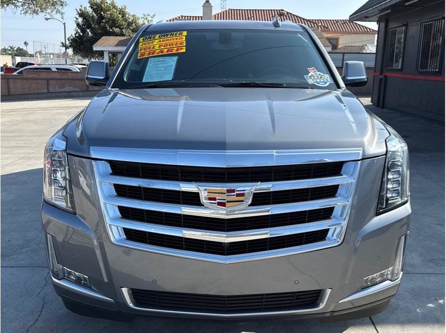 Used 2020 Cadillac Escalade ESV 2WD image 2