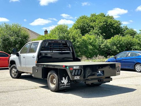 Used 2022 Chevrolet Silverado 3500 LT w/ Convenience Package image 11