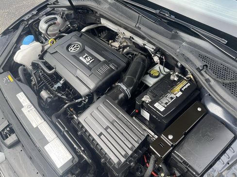 Used 2017 Volkswagen Golf R 4-Door AWD/4WD image 51
