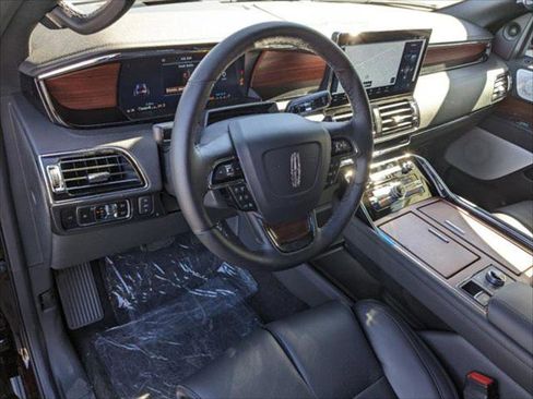 New 2024 Lincoln Navigator L Reserve image 7