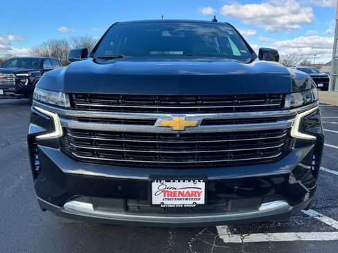 Used 2022 Chevrolet Suburban LT w/ Luxury Package image 9