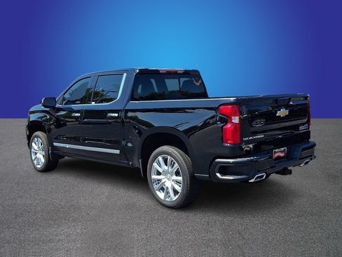 Used 2026 Chevrolet Silverado 1500 High Country w/ High Country Premium Package AWD/4WD image 6
