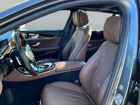 Used 2017 Mercedes-Benz E 400 4MATIC Wagon image 8