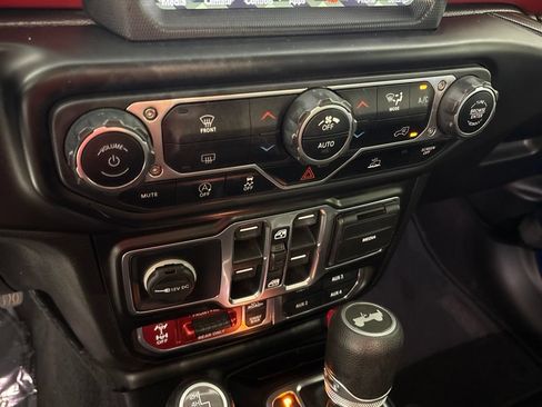 Used 2021 Jeep Wrangler Unlimited Rubicon AWD/4WD image 44