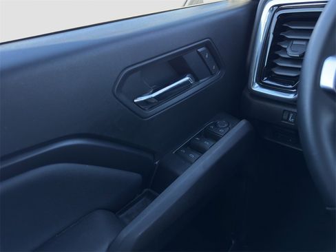 Used 2025 GMC Canyon Elevation image 12