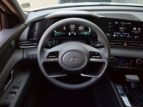 New 2025 Hyundai Elantra Blue w/ Cargo Package image 34