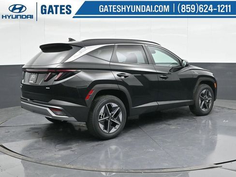 New 2025 Hyundai Tucson SEL image 2