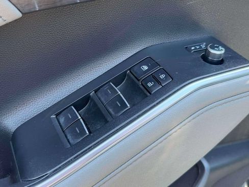 Used 2023 Toyota Highlander Platinum AWD/4WD image 22