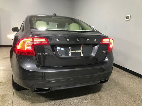 Used 2015 Volvo S60 T5 Premier image 4