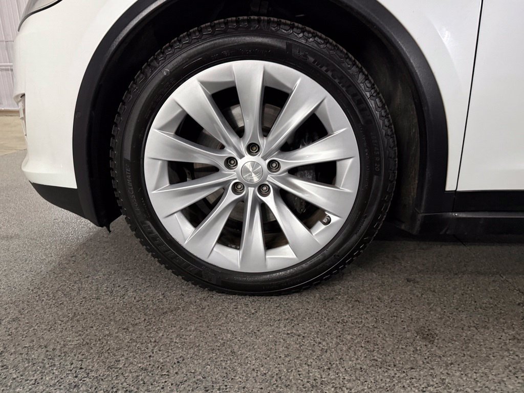 Used 2019 Tesla Model X Long Range AWD/4WD image 16