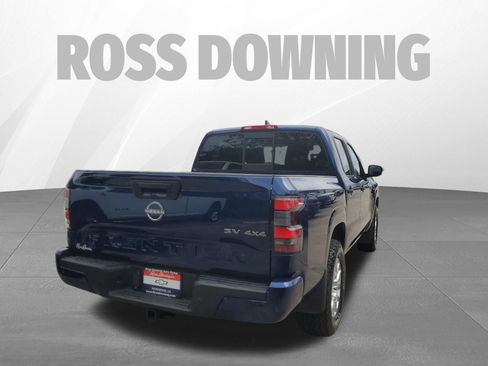 Used 2022 Nissan Frontier SV AWD/4WD image 4