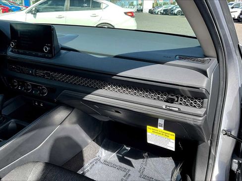 Used 2025 Honda Accord LX image 17