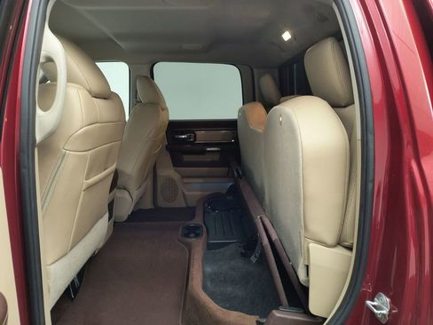 Used 2015 RAM 2500 Laramie w/ Convenience Group image 18