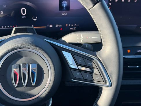 Used 2025 Buick Enclave Avenir w/ Super Cruise Package image 17