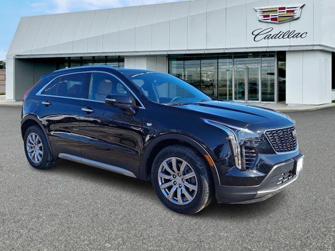 Used 2022 Cadillac XT4 Premium Luxury w/ Enhanced Visibility Package image 7