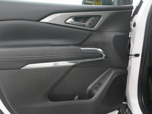 Used 2026 Chevrolet Traverse LT AWD/4WD image 19