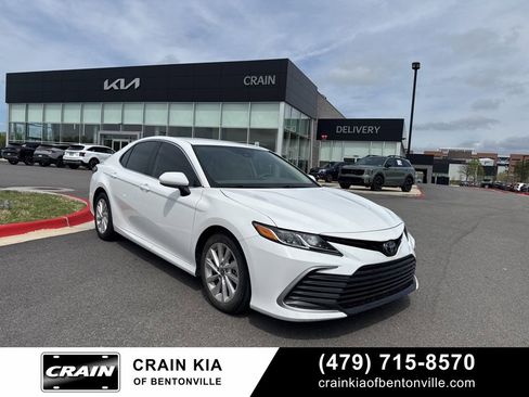 Used 2023 Toyota Camry LE image 1
