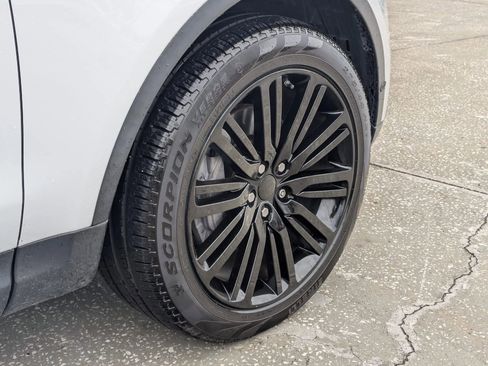 Used 2018 Land Rover Discovery HSE AWD/4WD image 7