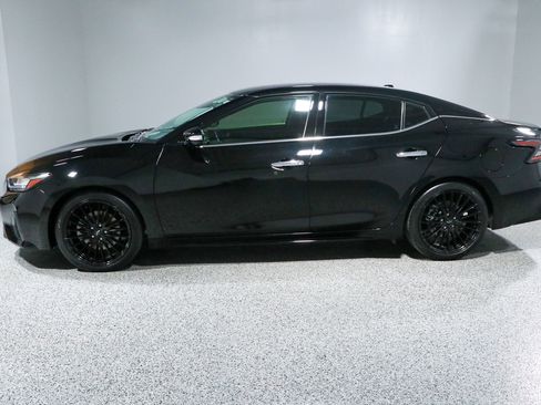 Used 2022 Nissan Maxima SV w/ Floor Mat Group FWD image 10