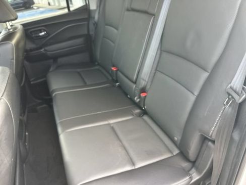 Certified 2025 Honda Ridgeline RTL image 32