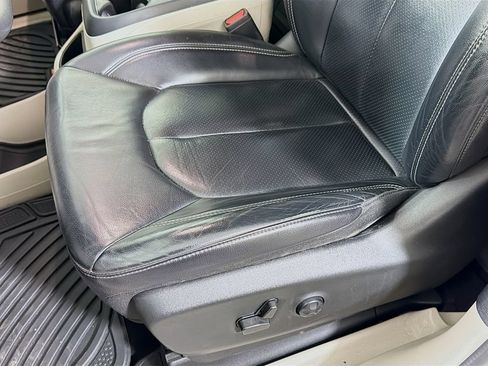 Used 2022 Chrysler Pacifica Touring-L FWD image 20