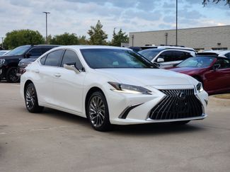 Used 2024 Lexus ES 300h Ultra Luxury w/ Accessory Package (Z2) FWD video 2