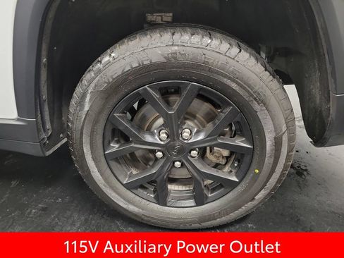 Used 2024 Jeep Grand Cherokee L Laredo AWD/4WD image 12
