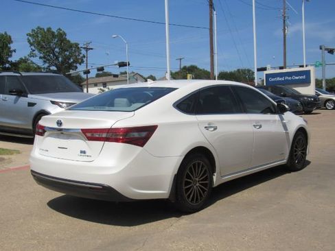 Used 2018 Toyota Avalon Limited image 6