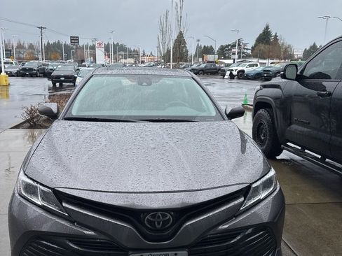 Used 2019 Toyota Camry LE w/ Convenience Package image 2