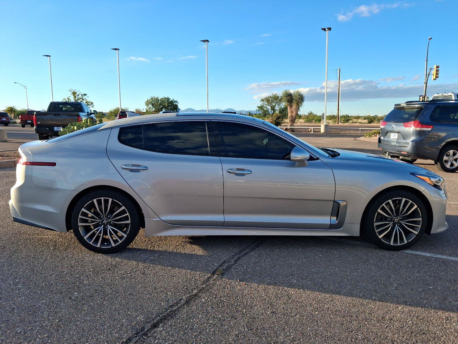 Used 2018 Kia Stinger Premium RWD image 6