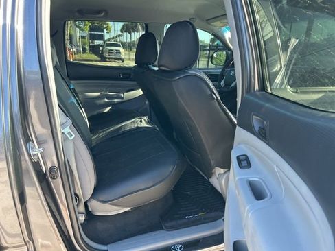 Used 2015 Toyota Tacoma PreRunner w/ SR5 Package image 8