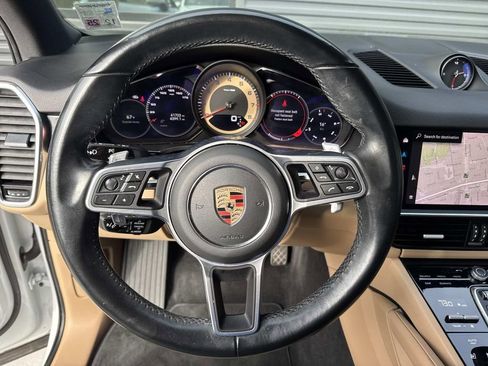 Used 2022 Porsche Cayenne Platinum Edition image 23