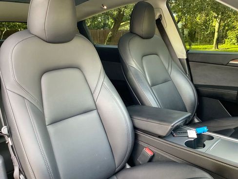 Used 2022 Tesla Model Y Performance image 33