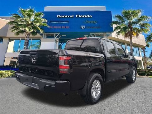 Used 2024 Nissan Frontier SV RWD image 5