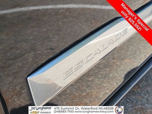 Used 2016 Cadillac Escalade Platinum AWD/4WD image 34