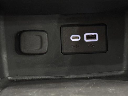 Used 2023 GMC Acadia SLE w/ Driver Convenience Package image 24